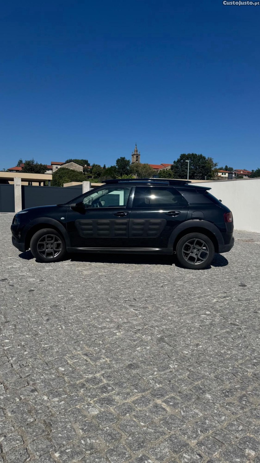 Citroën C4 Cactus 1.2 VTi 82 Shine - 17 — photo 4