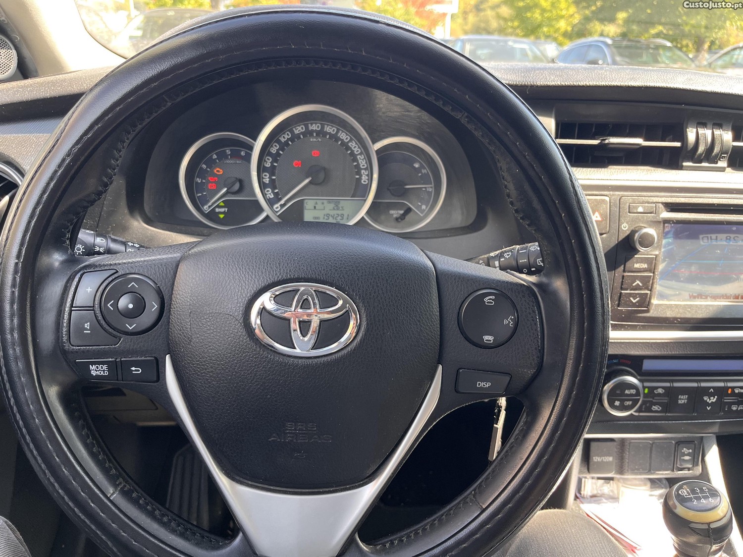 Toyota Auris 1.4D — photo 5
