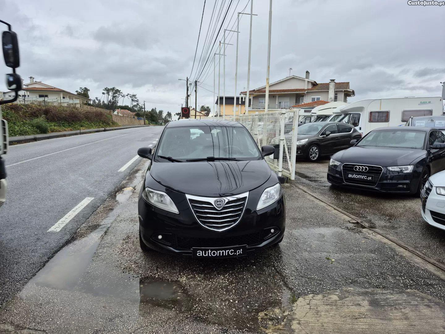 Lancia Ypsilon 1.2 s&s silver — photo 4