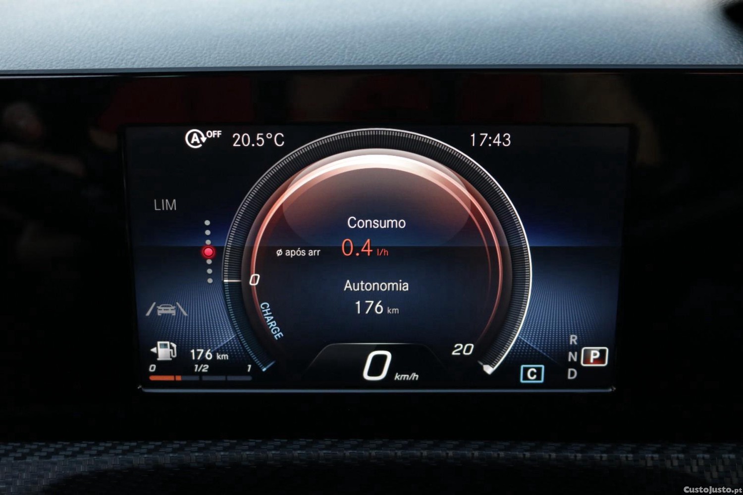 Mercedes-Benz CLA 180 d Coupe Style Auto — fotografia 17