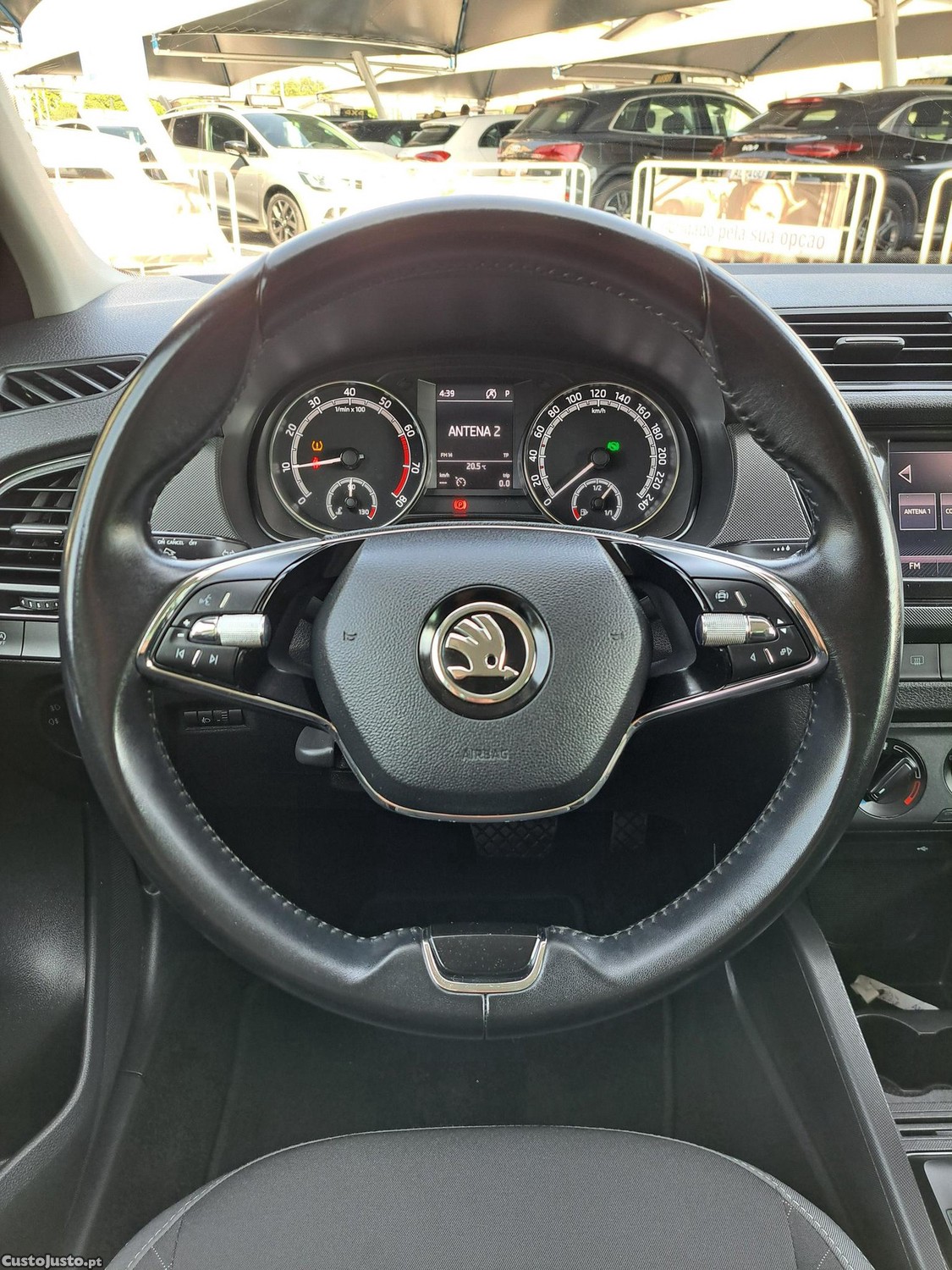 Skoda Fabia 1.0 TSI Ambition DSG — fotografia 17