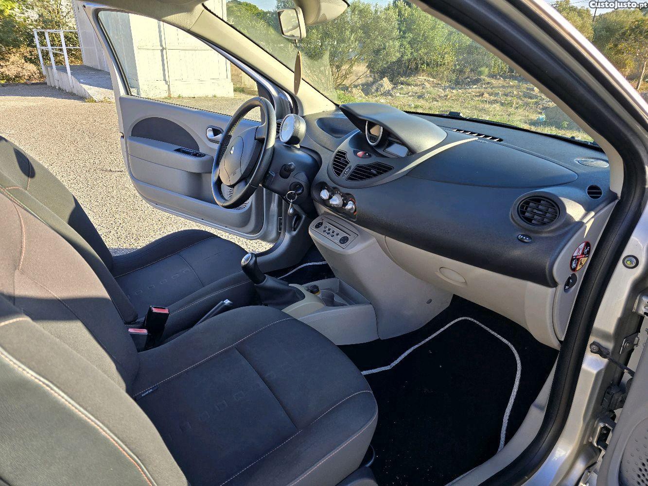 Renault Twingo 1.2 GT 100cv - 09 — photo 4