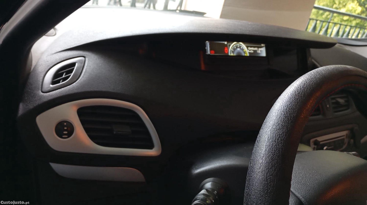 Renault Grand Scénic Scenic - 16 — photo 5