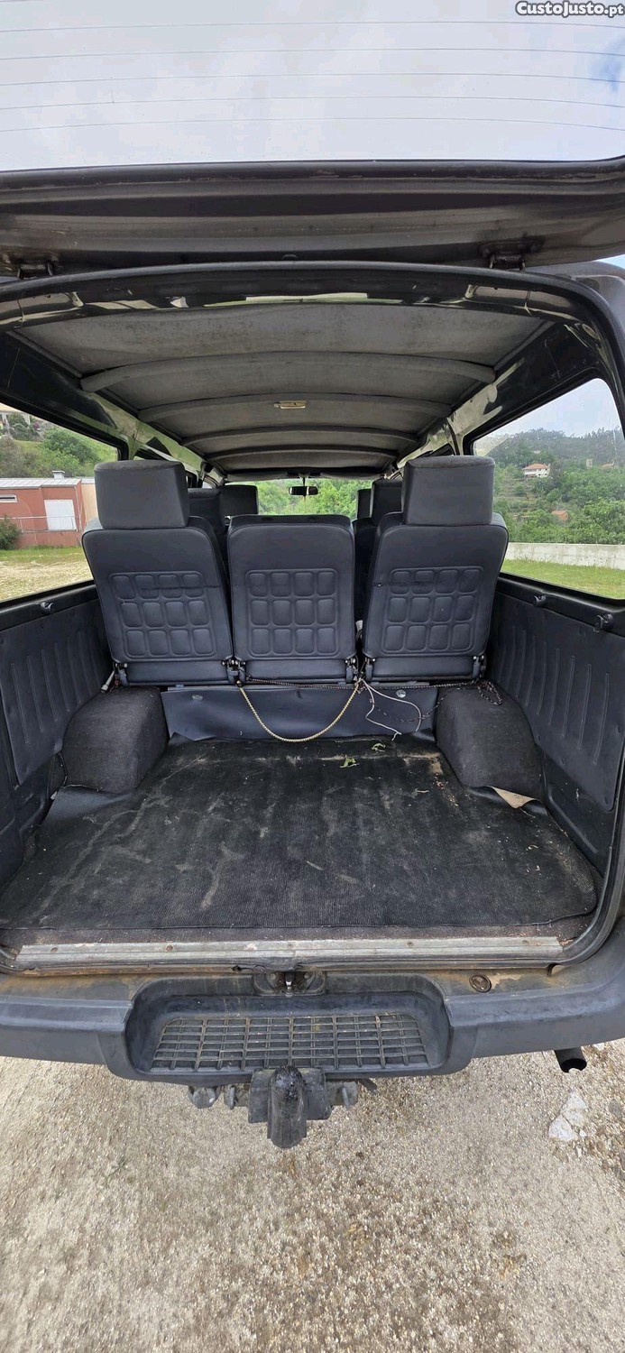 Toyota Hiace 2.4 D 9 lugares — fotografia 3