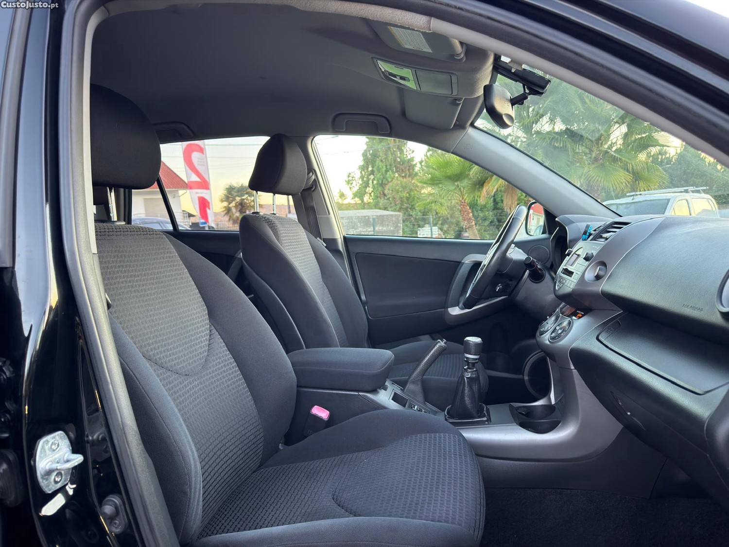 Toyota RAV4 2.2 D-4D X — fotografia 12