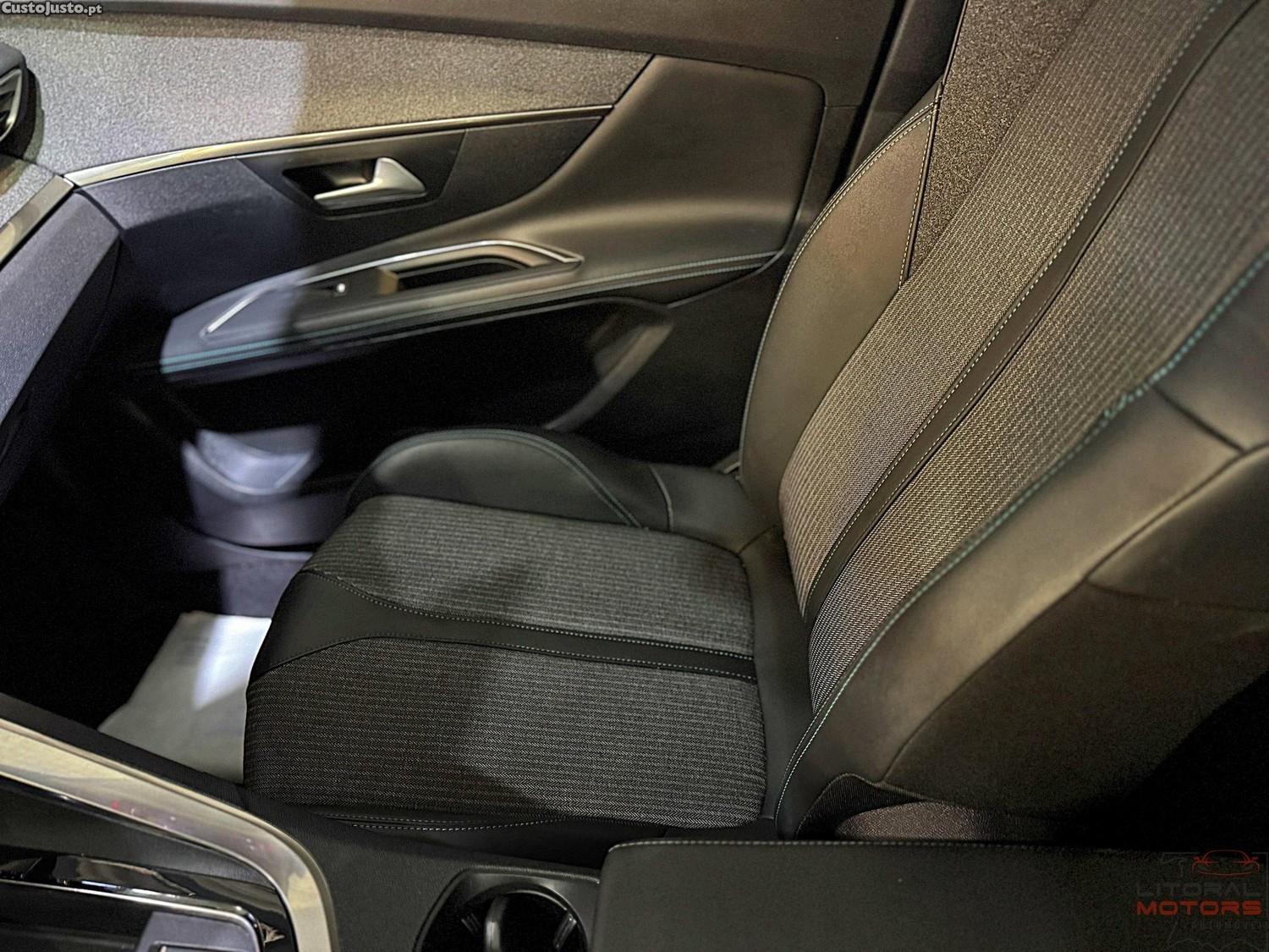 Peugeot 3008 1.2 PureTech Allure Pack EAT8 — fotografia 5