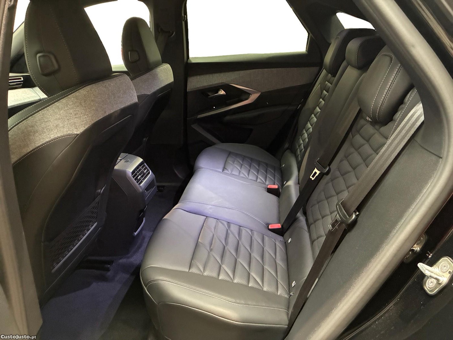 Peugeot 3008 1.2 Hybrid Allure e-DCS6 - 24 — photo 3