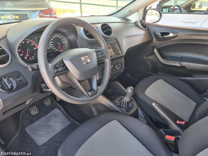 SEAT Ibiza 1.0 reference — fotografia 9