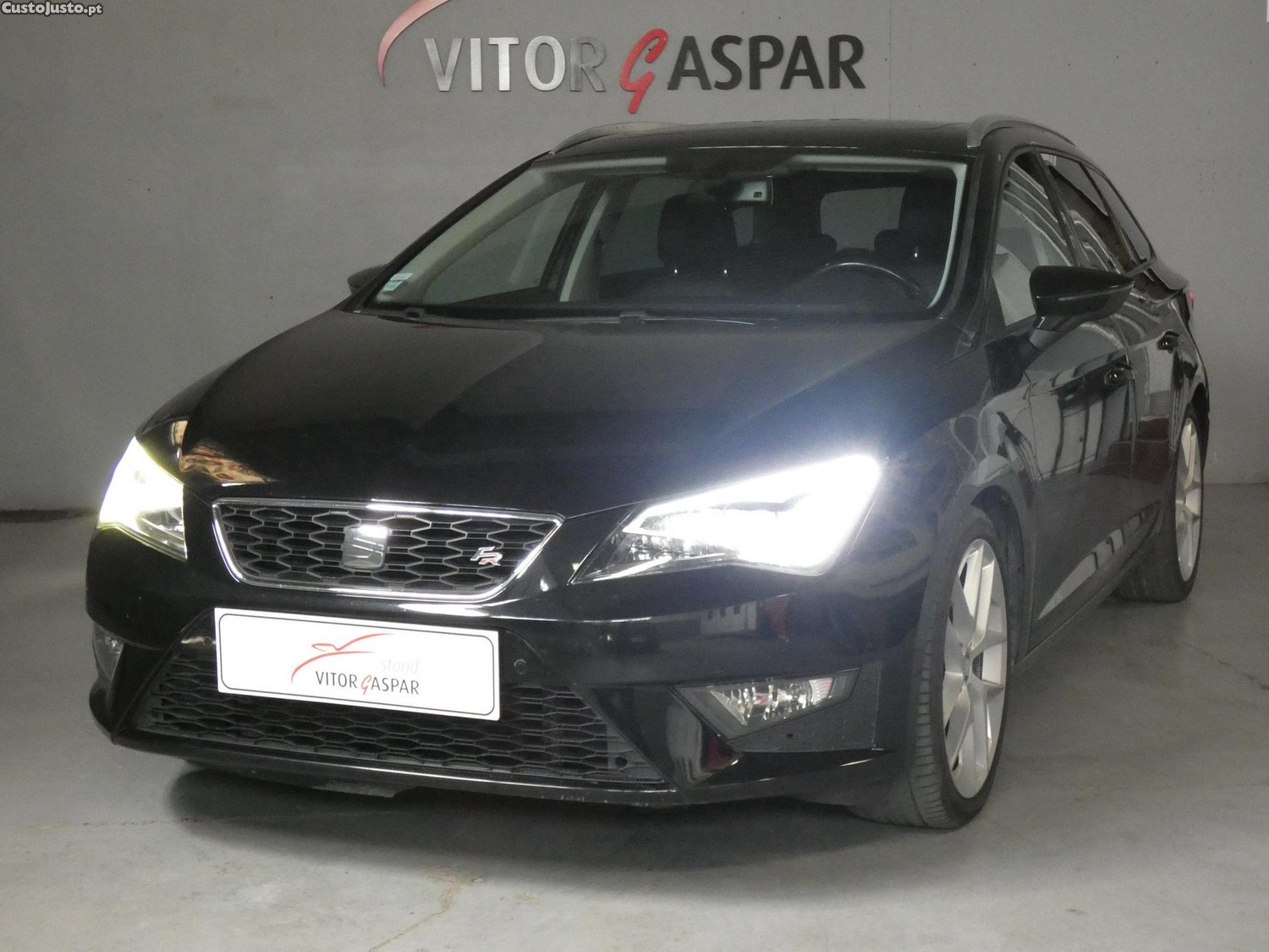 SEAT Leon 2.0 TDI FR DSG — fotografia 13