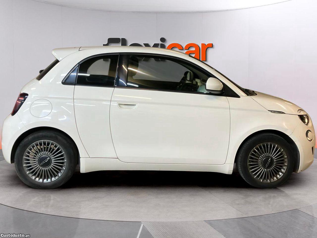 Fiat 500 e Icon Plus 42 KWh — fotografia 14