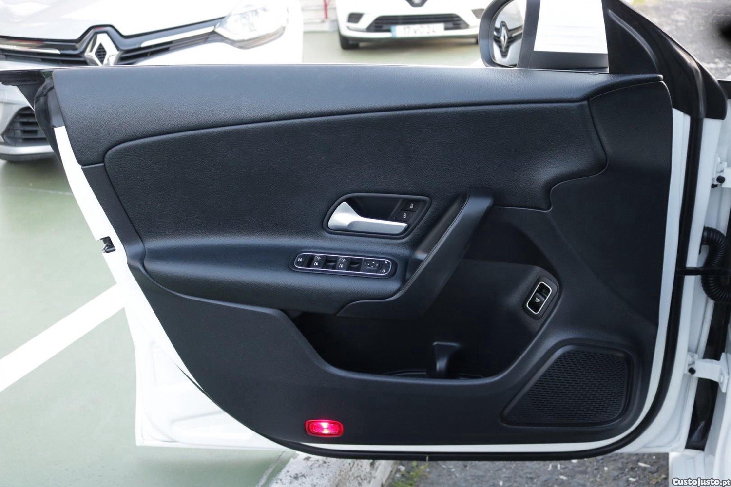 Mercedes-Benz CLA 180 d Coupe Style Auto — fotografia 32
