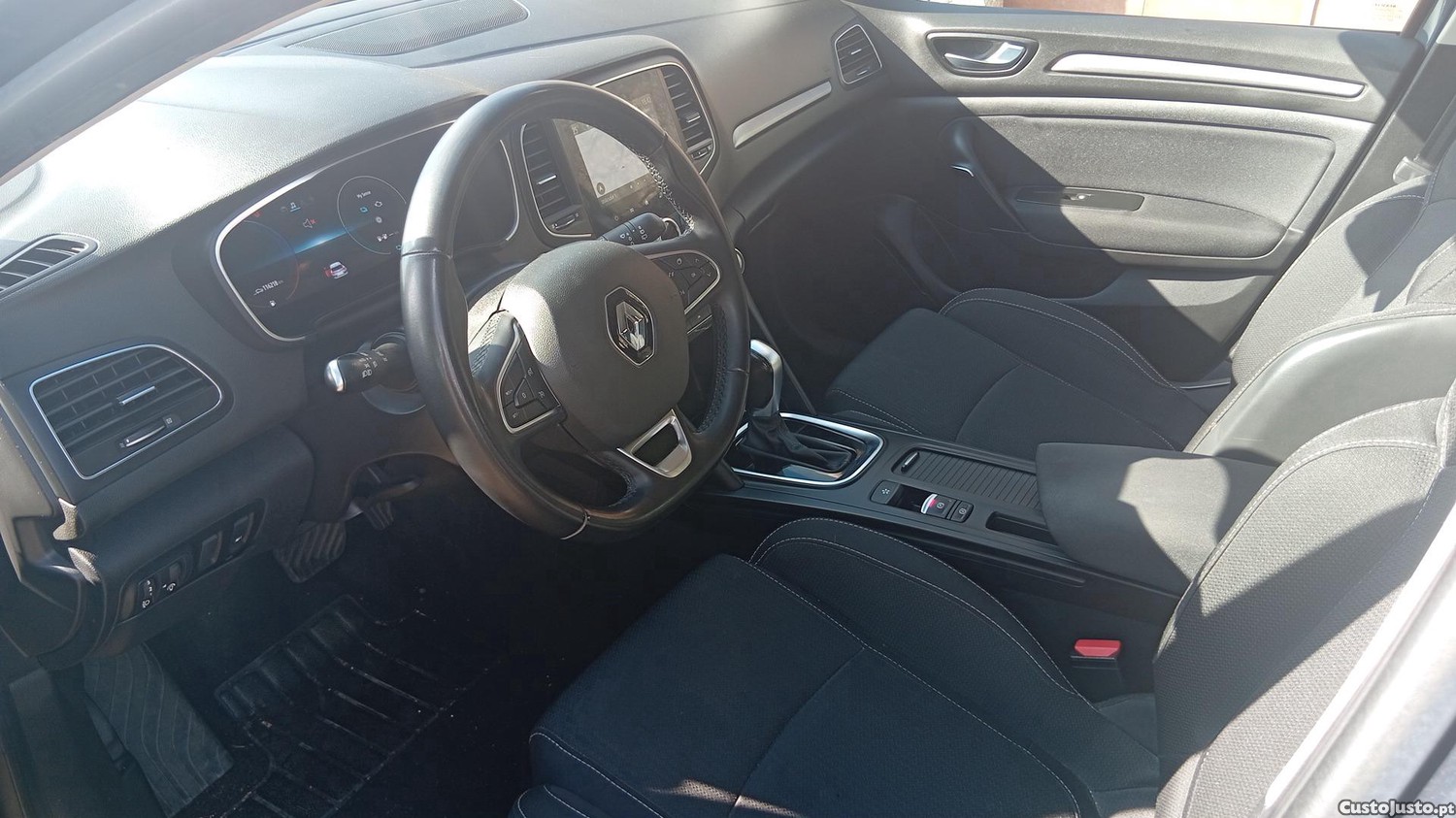 Renault Mégane E-Tech Plug-In Hybrid 160   Business - 21 — photo 5
