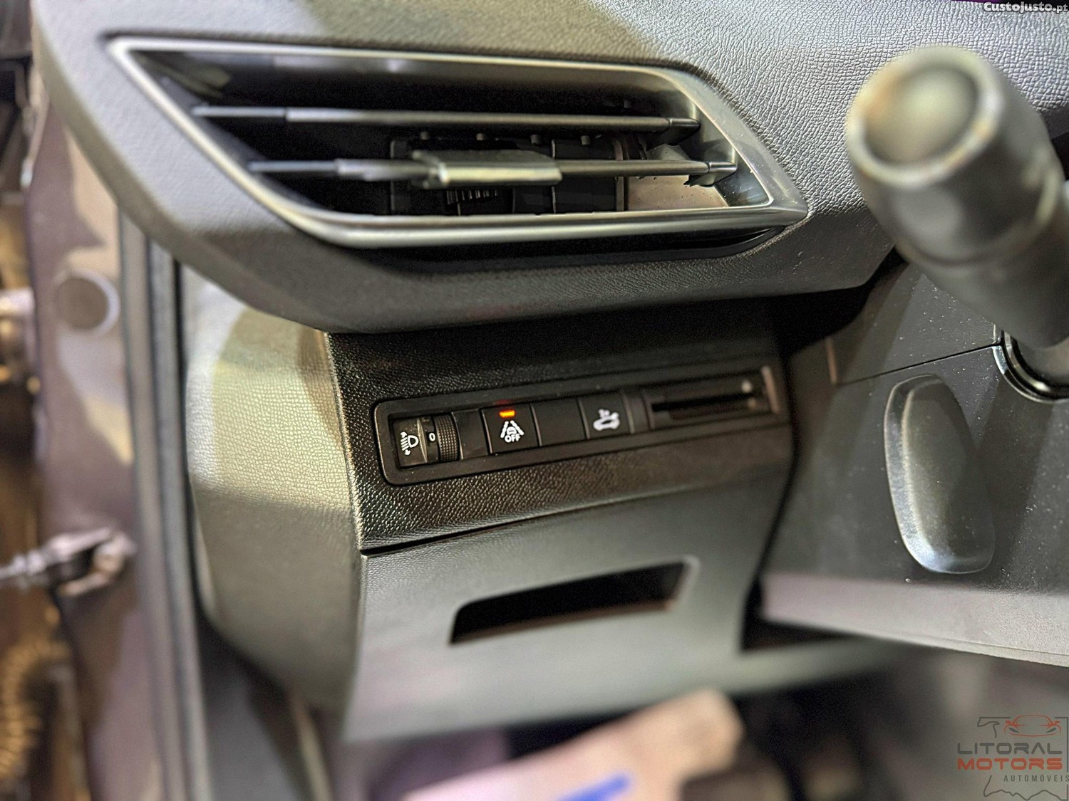 Peugeot 3008 1.2 PureTech Allure Pack EAT8 — fotografia 7