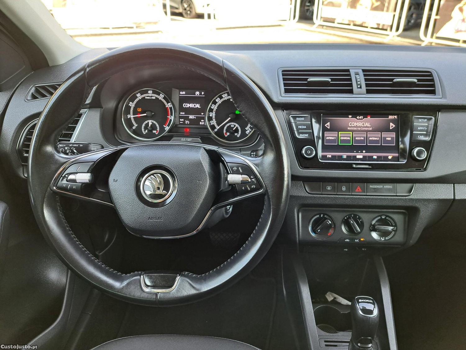Skoda Fabia 1.0 TSI Ambition DSG — fotografia 15