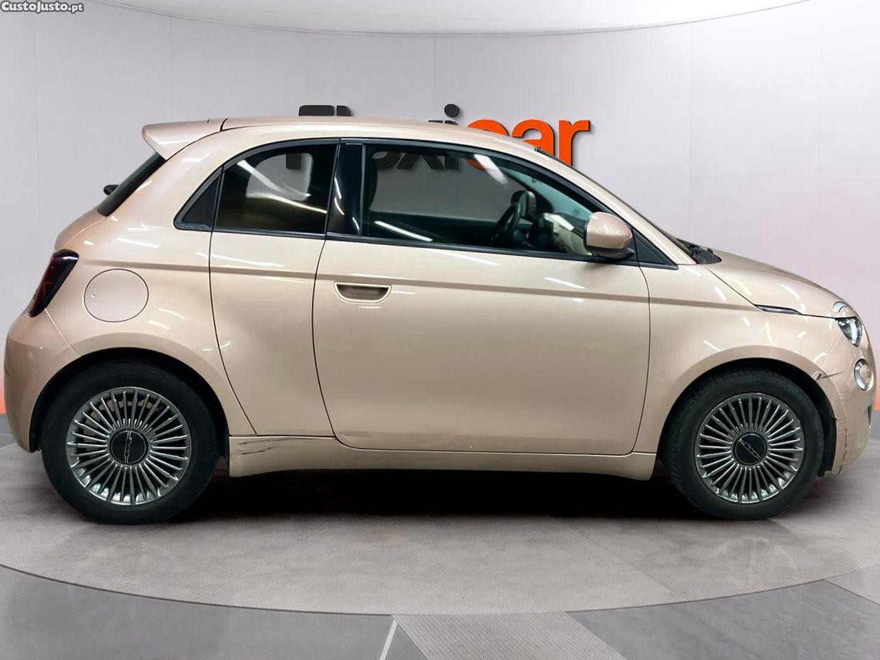 Fiat 500 e Icon Plus 42 KWh — fotografia 19
