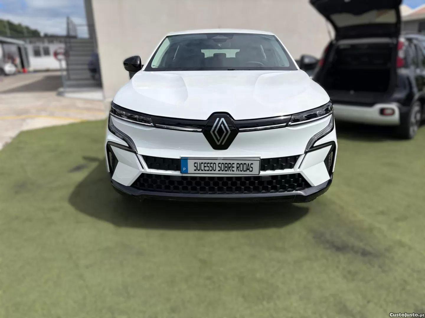 Renault Mégane Ev40 equilibre — fotografia 15