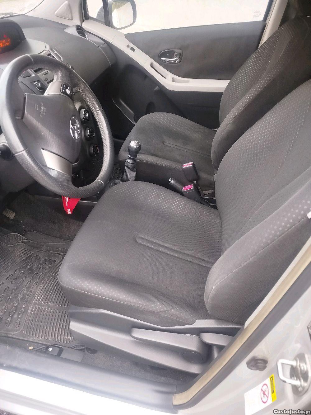 Toyota Yaris sol — fotografia 6