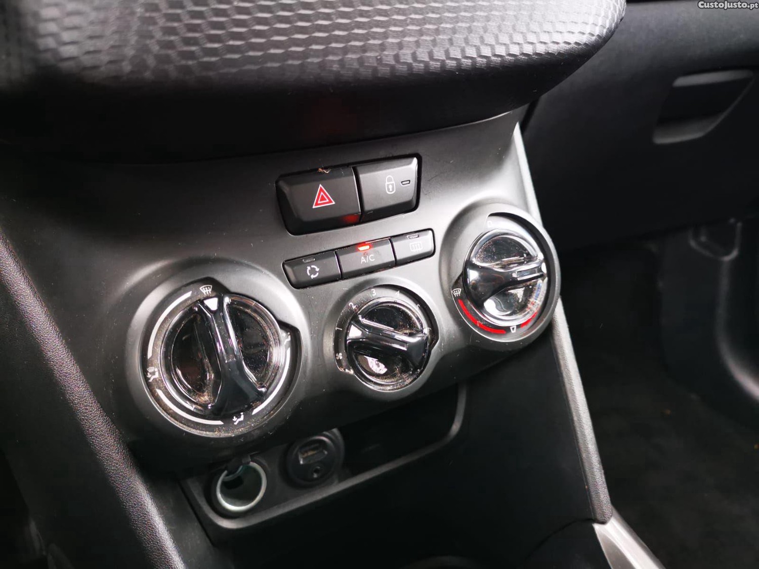 Peugeot 2008 1.6 BlueHDi Style — fotografia 4