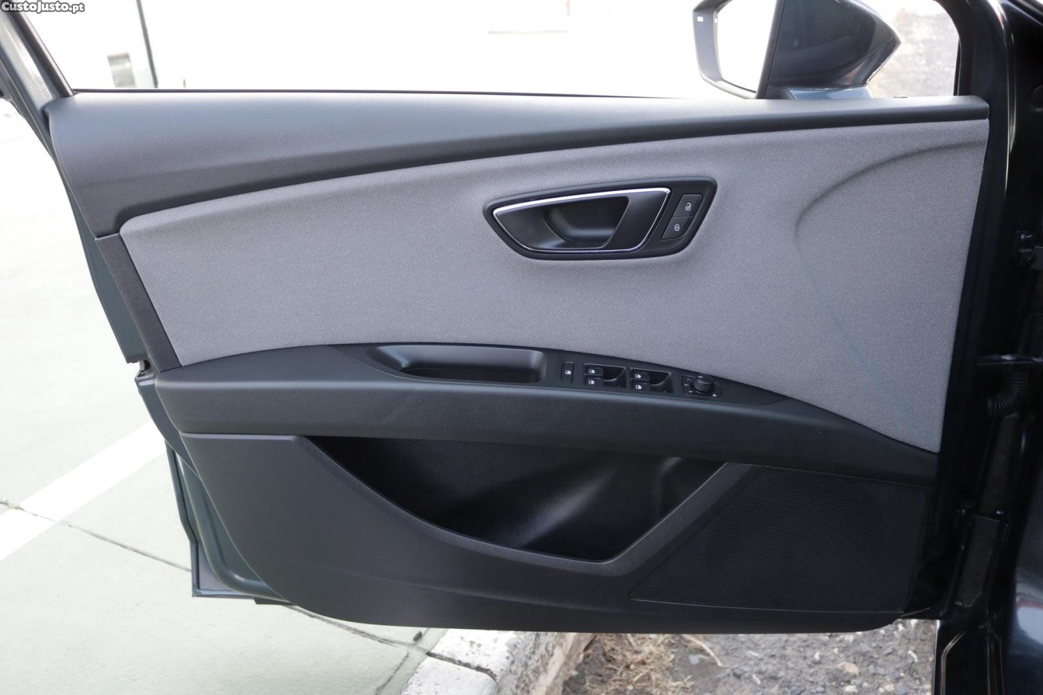 SEAT Leon ST 1.6 TDI Style 115cv — fotografia 31