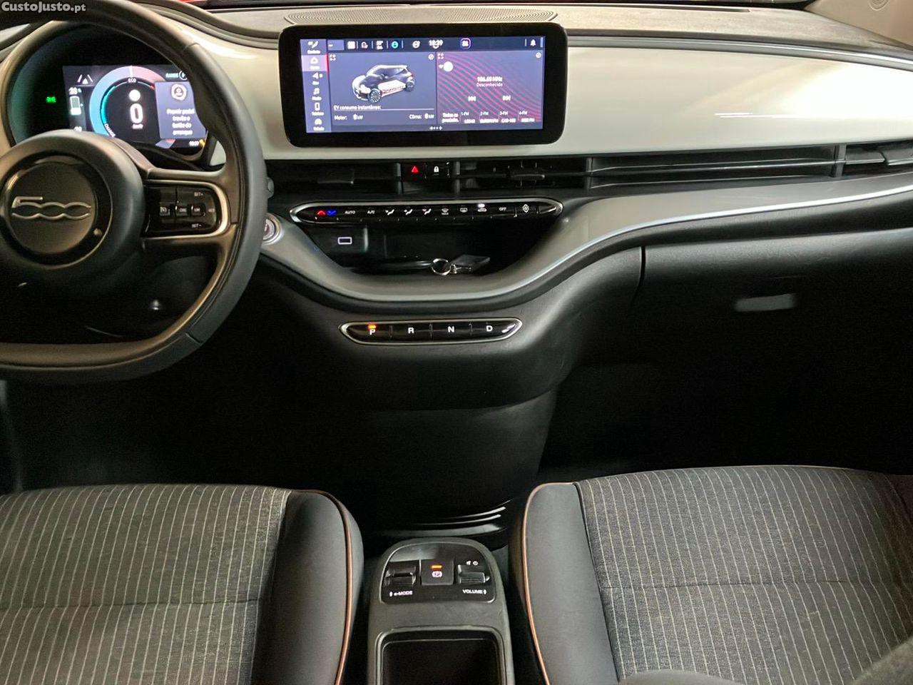 Fiat 500 e Icon Plus 42 KWh — fotografia 10