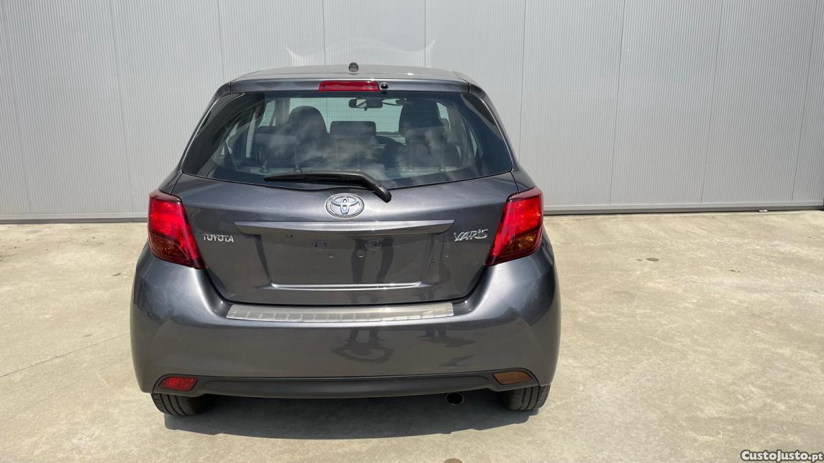 Toyota Yaris Edition S - 17 foto 3