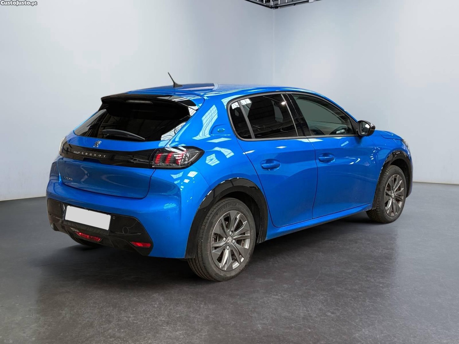 Peugeot 208 50 kWh Allure Pack - 24 — photo 3