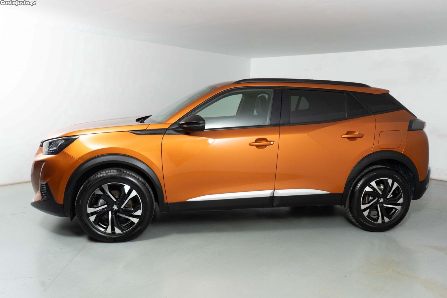Peugeot 2008 1.2 PureTech Allure M6 Navi-Connect - 23 — photo 4