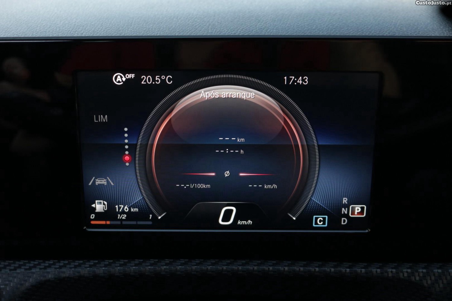 Mercedes-Benz CLA 180 d Coupe Style Auto — fotografia 16