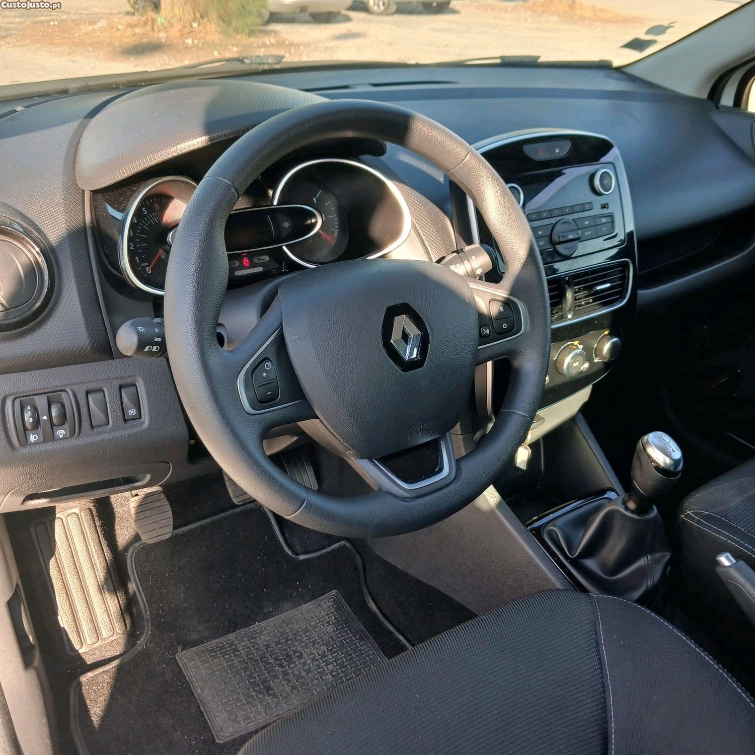 Renault Clio 0.9 TCE — fotografia 2