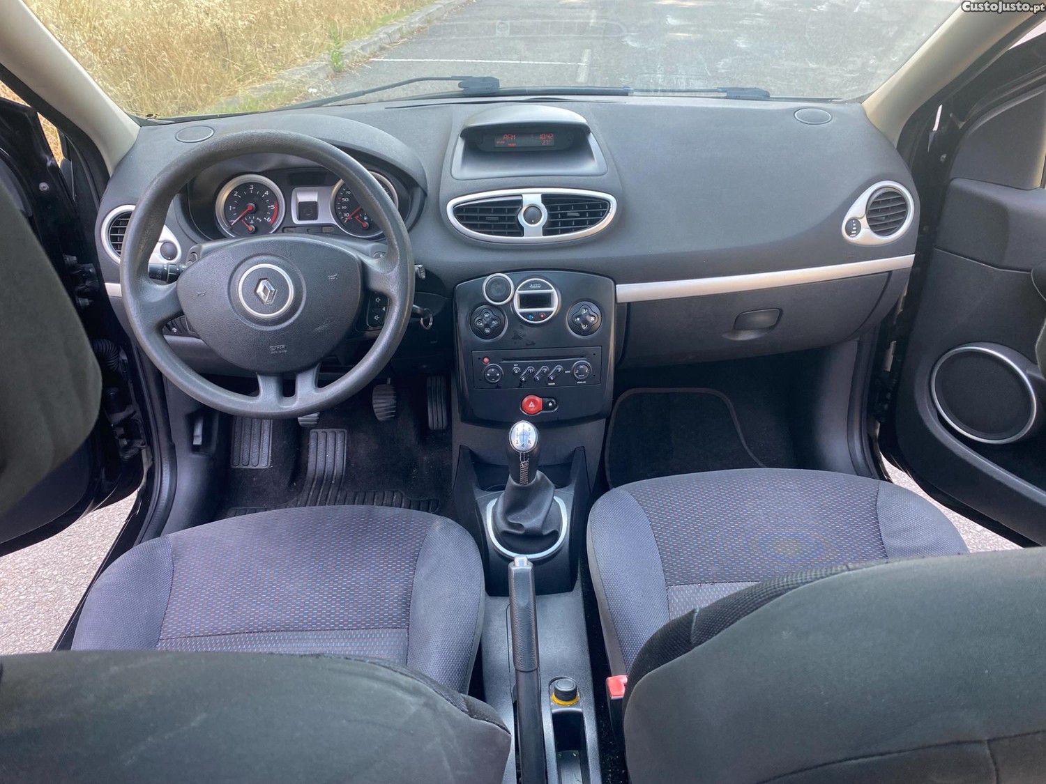 Renault Clio 1.5 DCI Break — fotografia 5