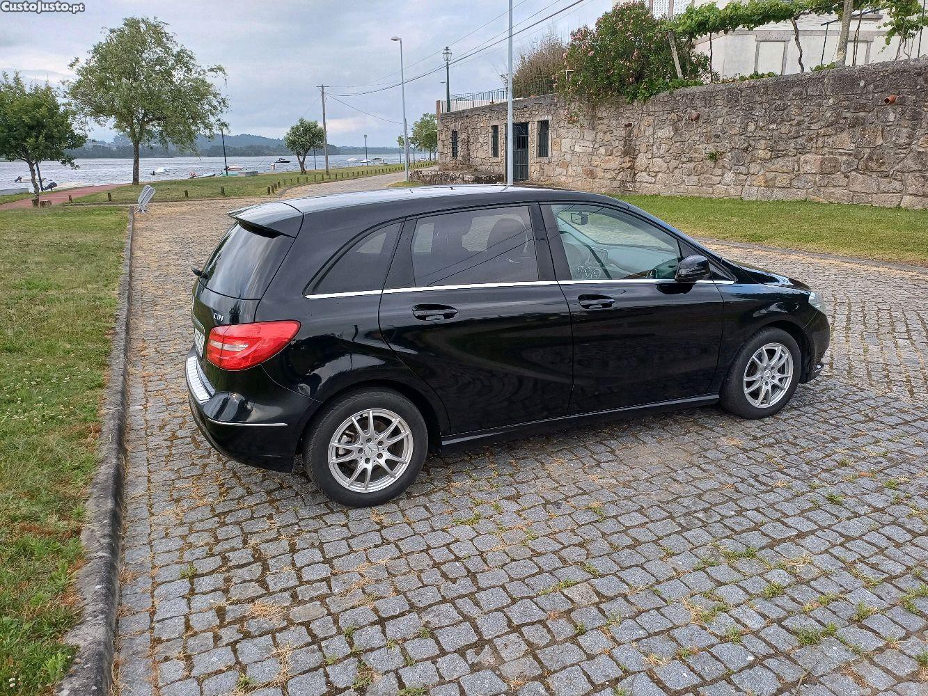 Mercedes-Benz B 180 CDI — fotografia 9
