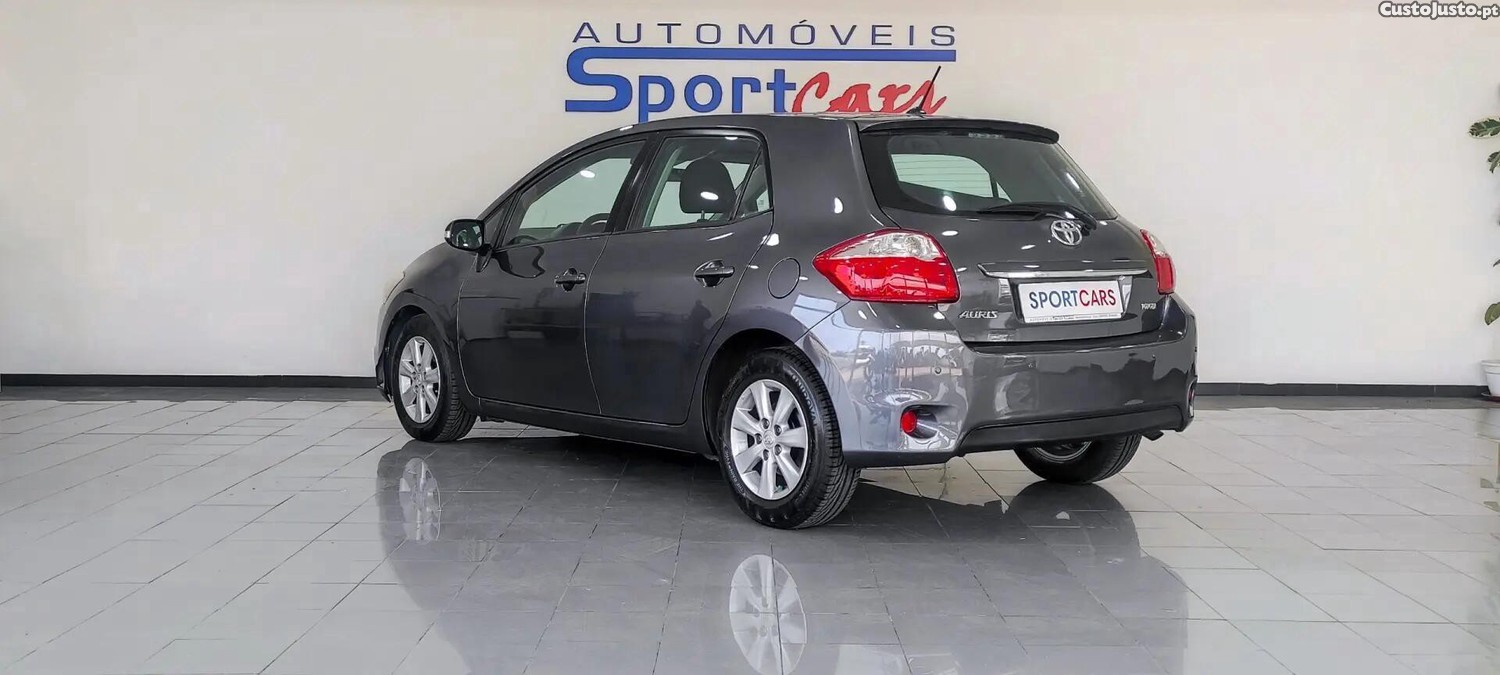 Toyota Auris 1.4 D-4D Sol — photo 4