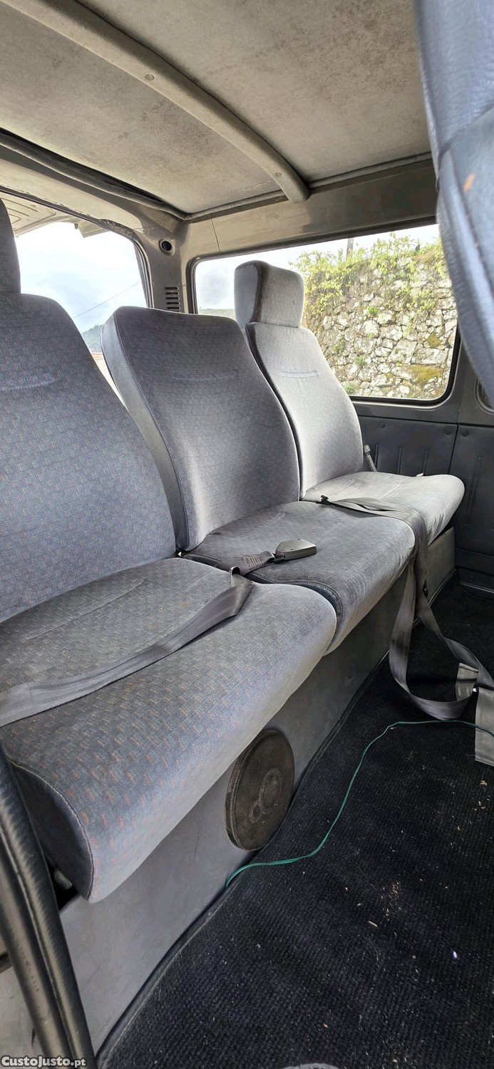 Toyota Hiace 2.4 D 9 lugares — fotografia 6