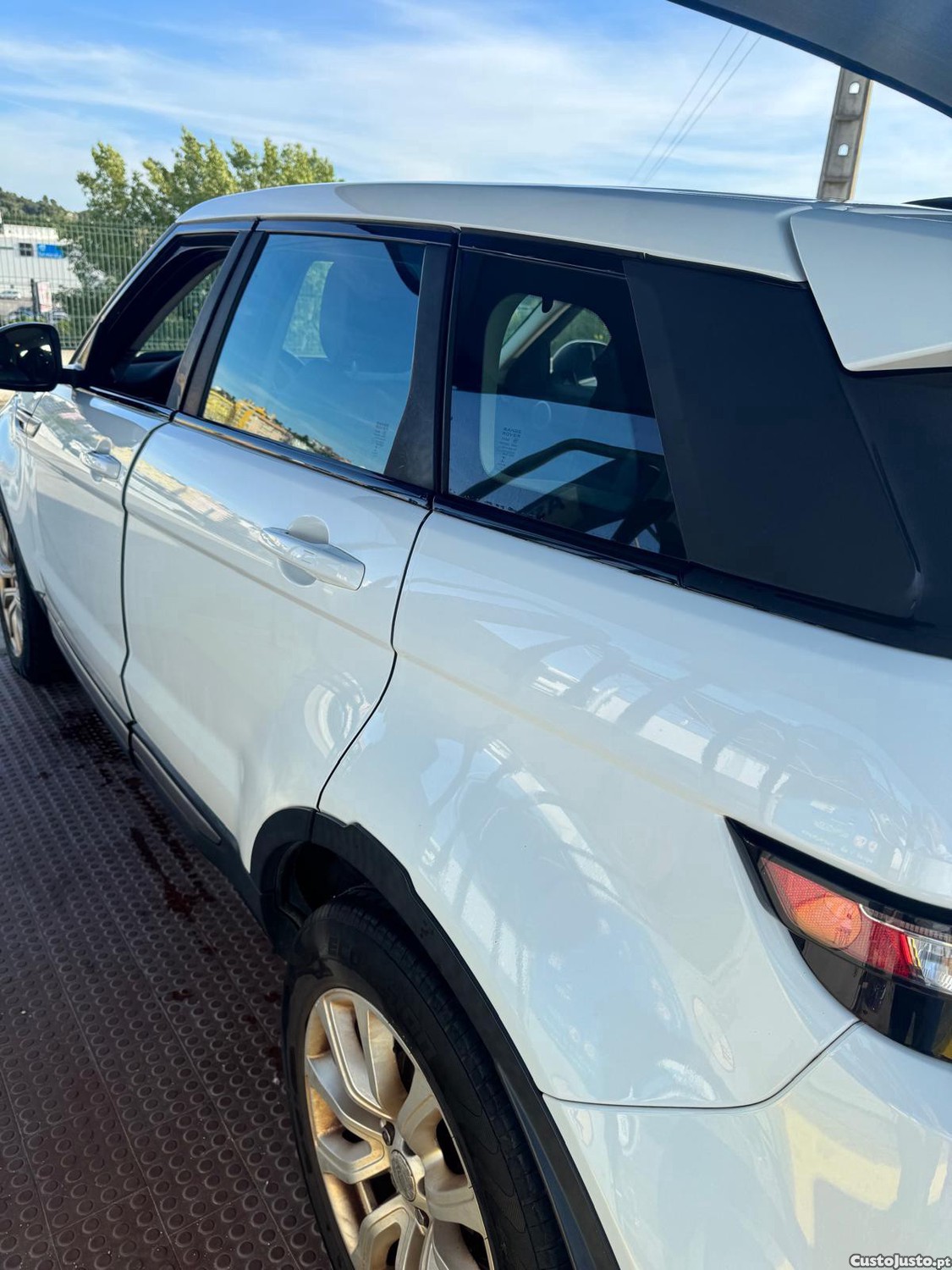 Land Rover Evoque 2.2 DIESEL - 150 cv / 110 kW — fotografia 5