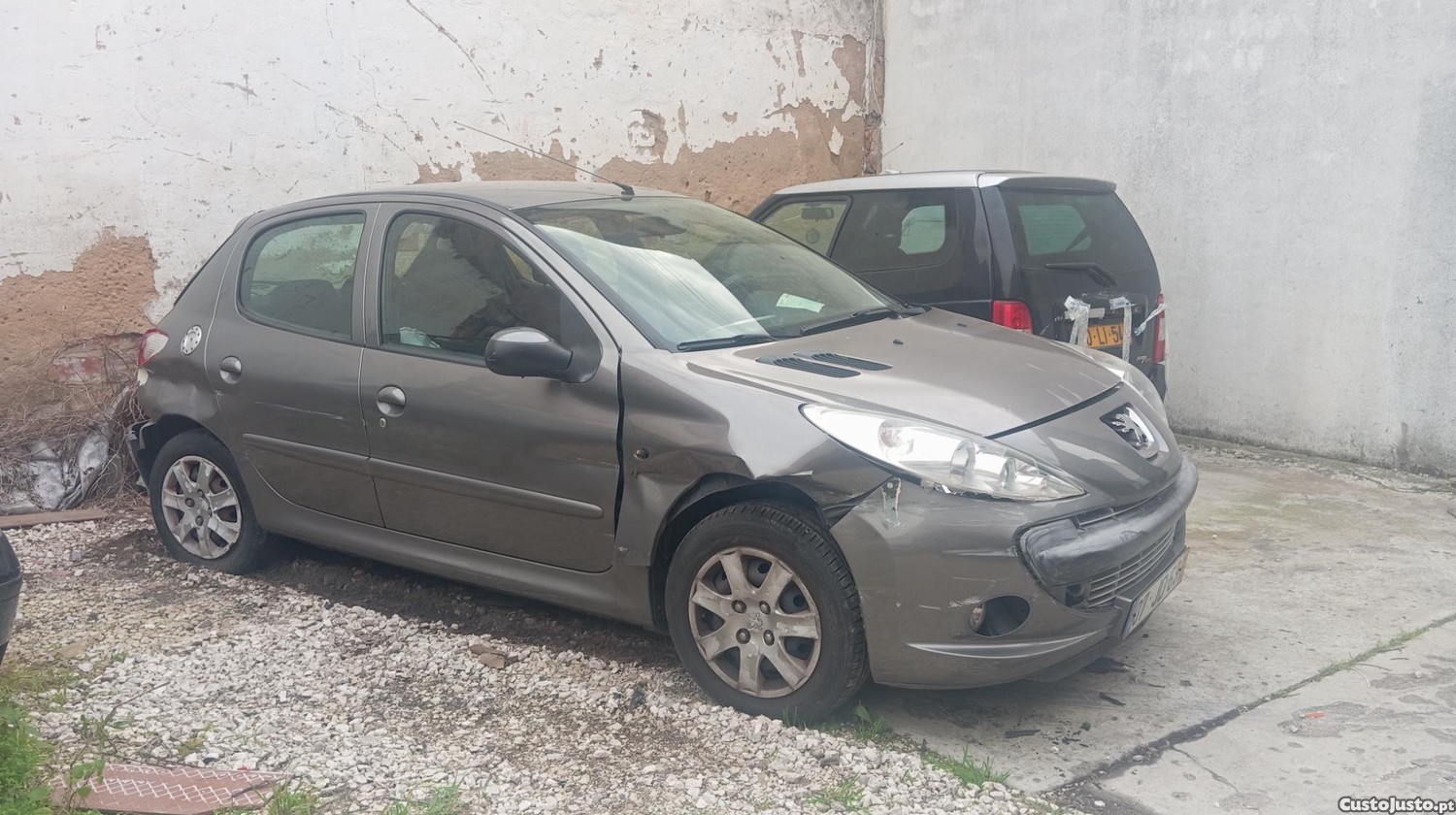 Peugeot 206 1.1 — fotografia 2