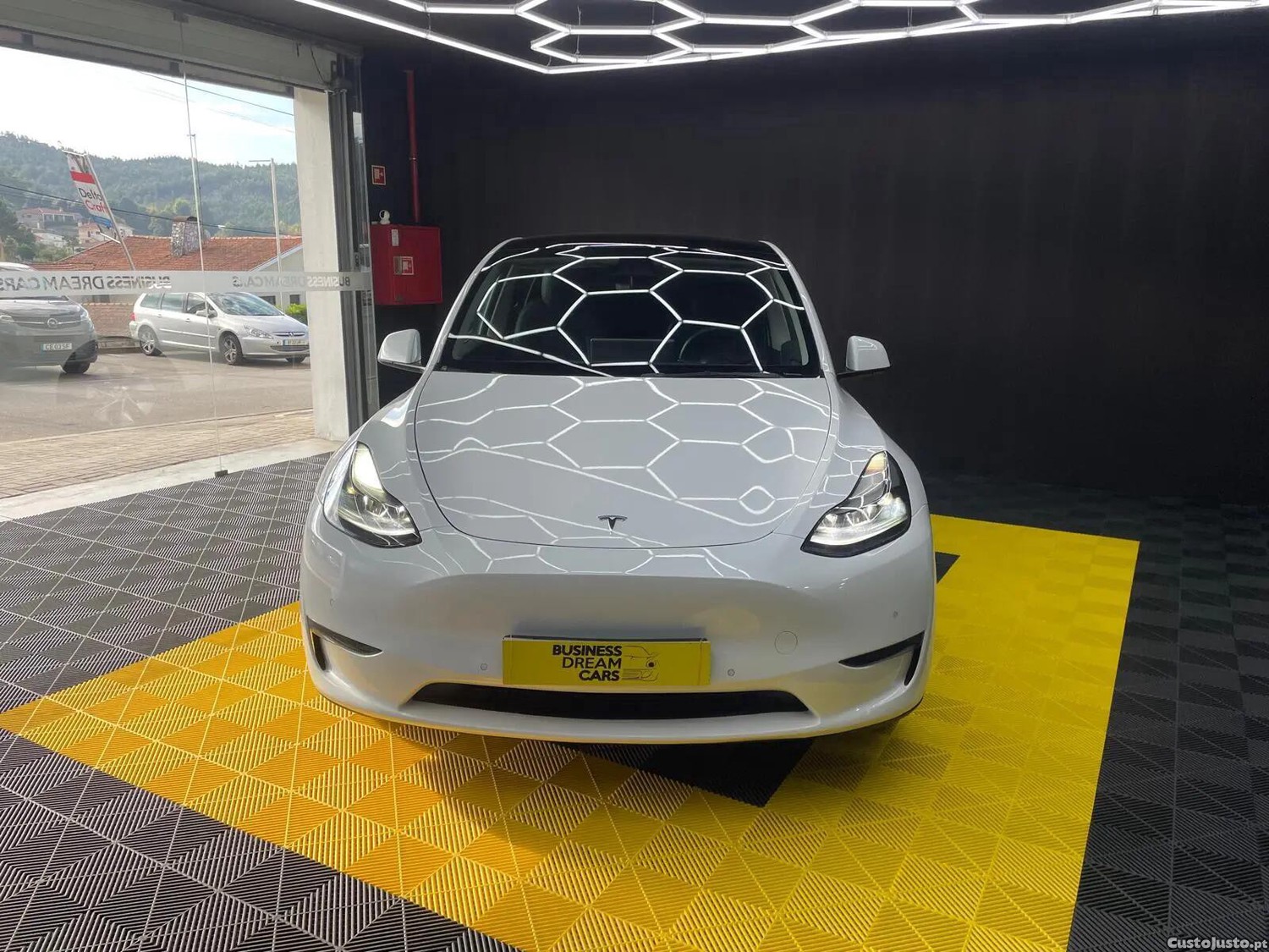 Tesla Model Y Long-Range RWD - 21 — photo 5