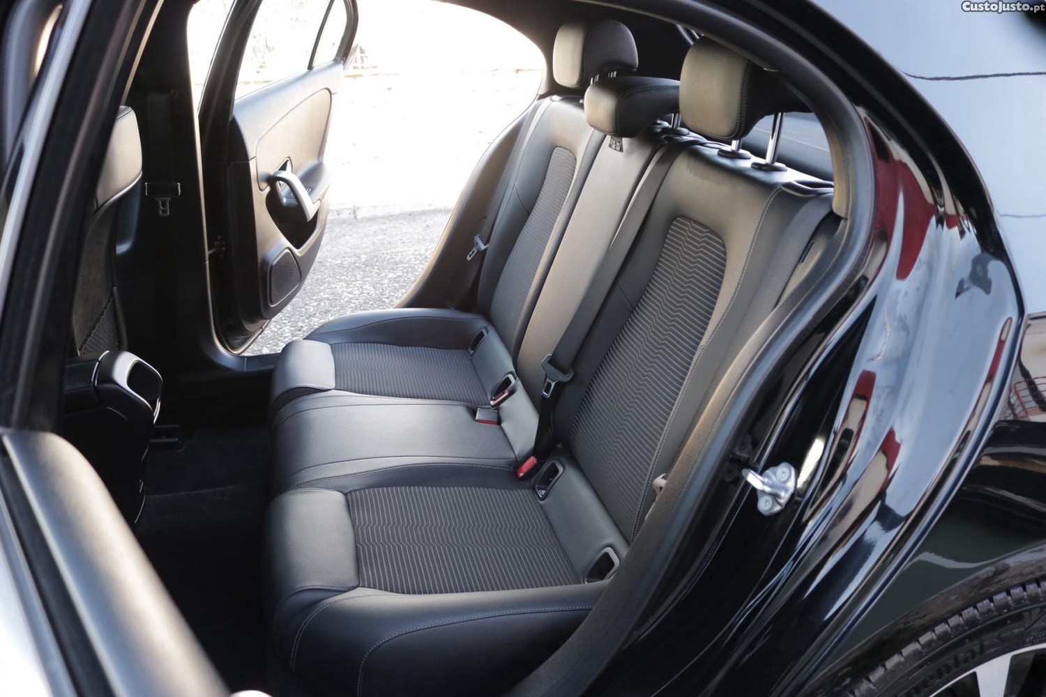Mercedes-Benz A 180 d Progressive 2.0 116cv — fotografia 37