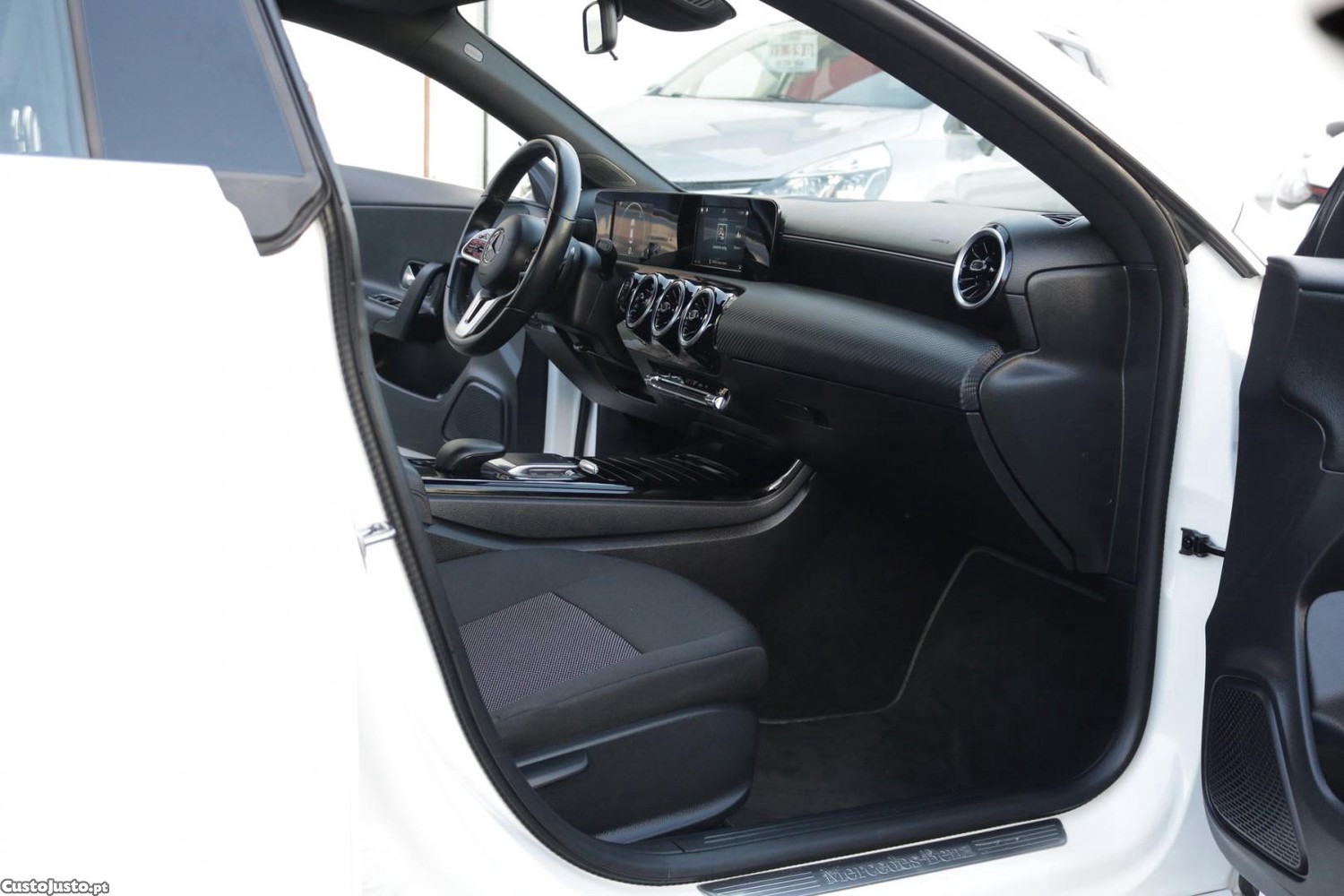 Mercedes-Benz CLA 180 d Coupe Style Auto — fotografia 41