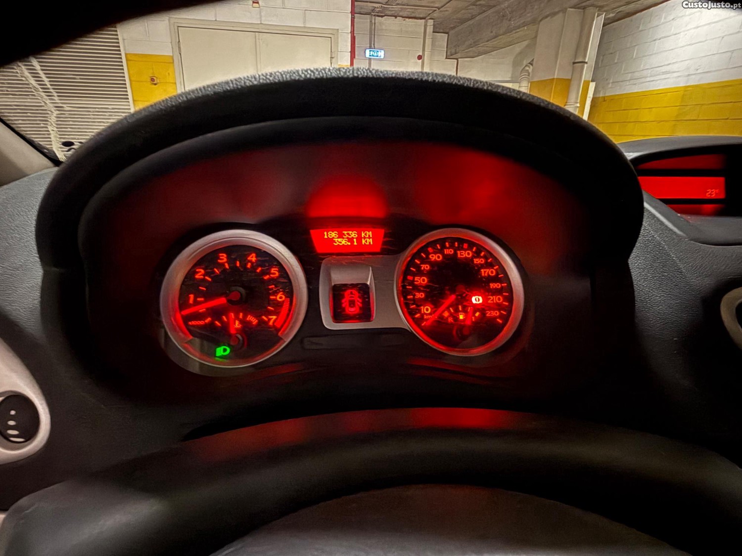 Renault Clio Carrinha 2009 (2750 ) - 09 — photo 3