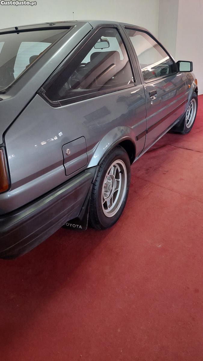Toyota Corolla GT Ae86 - 86 foto 2