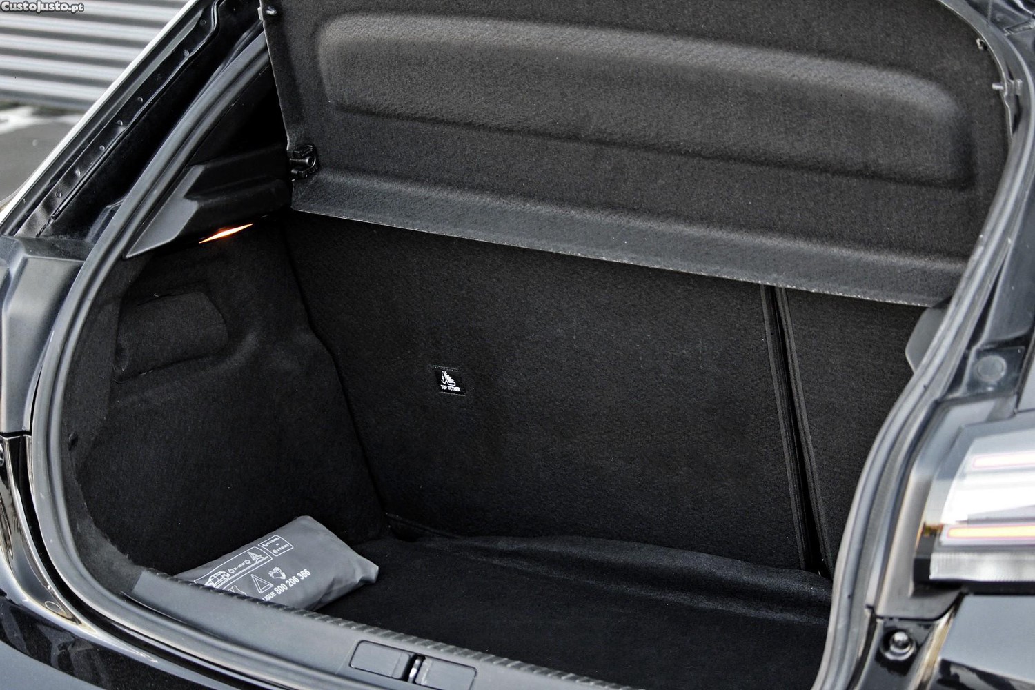 Peugeot 208 1.2 PureTech Active — fotografia 18