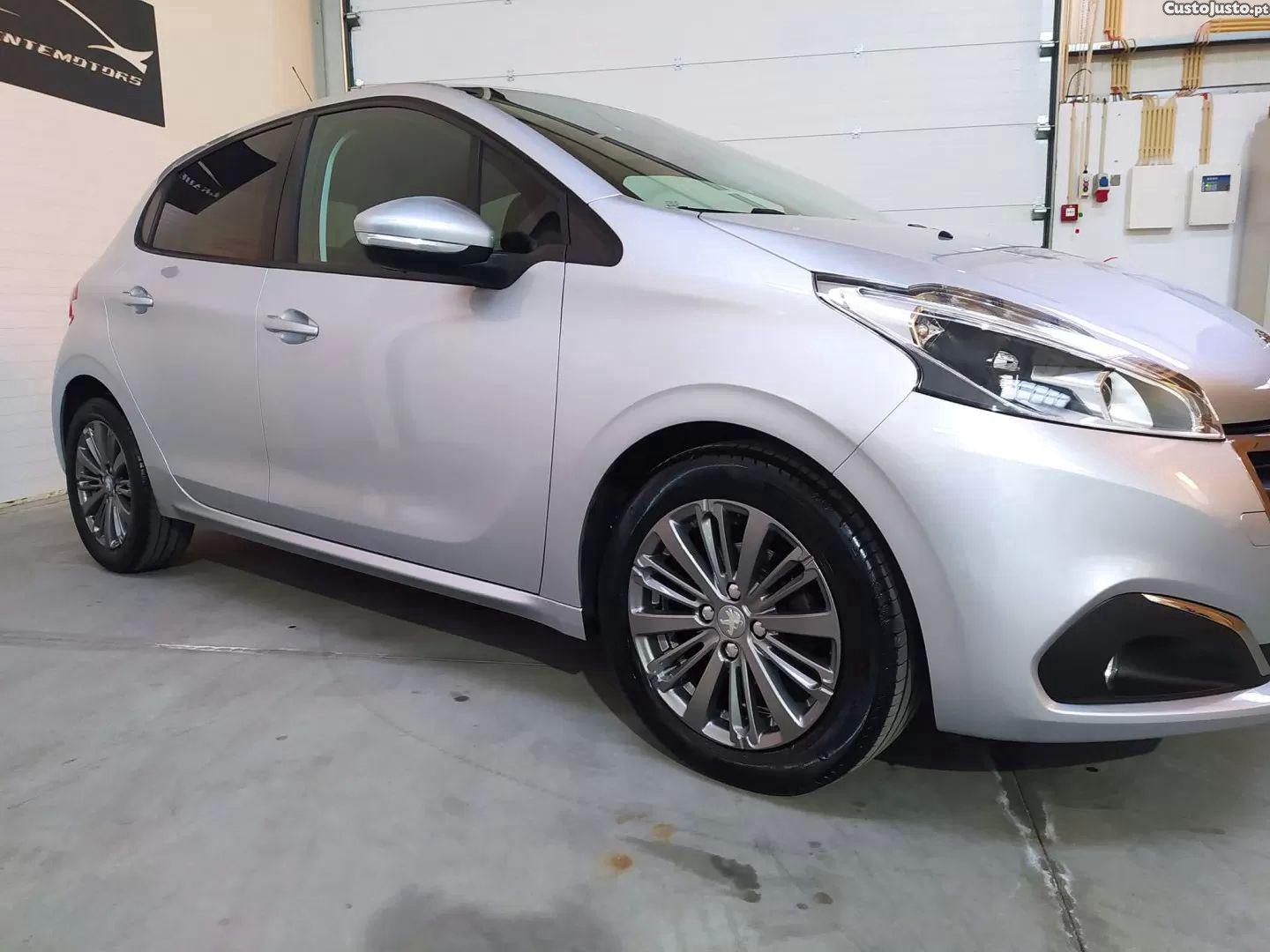 Peugeot 208 1.6 e-hdi allure - 17 foto 3