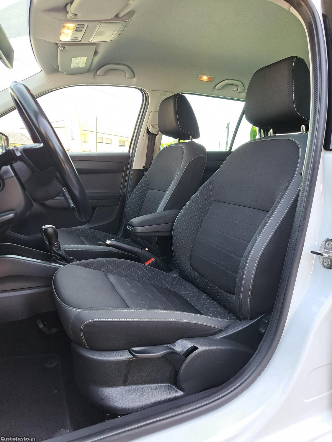 Skoda Fabia 1.0 TSI Ambition DSG — fotografia 19