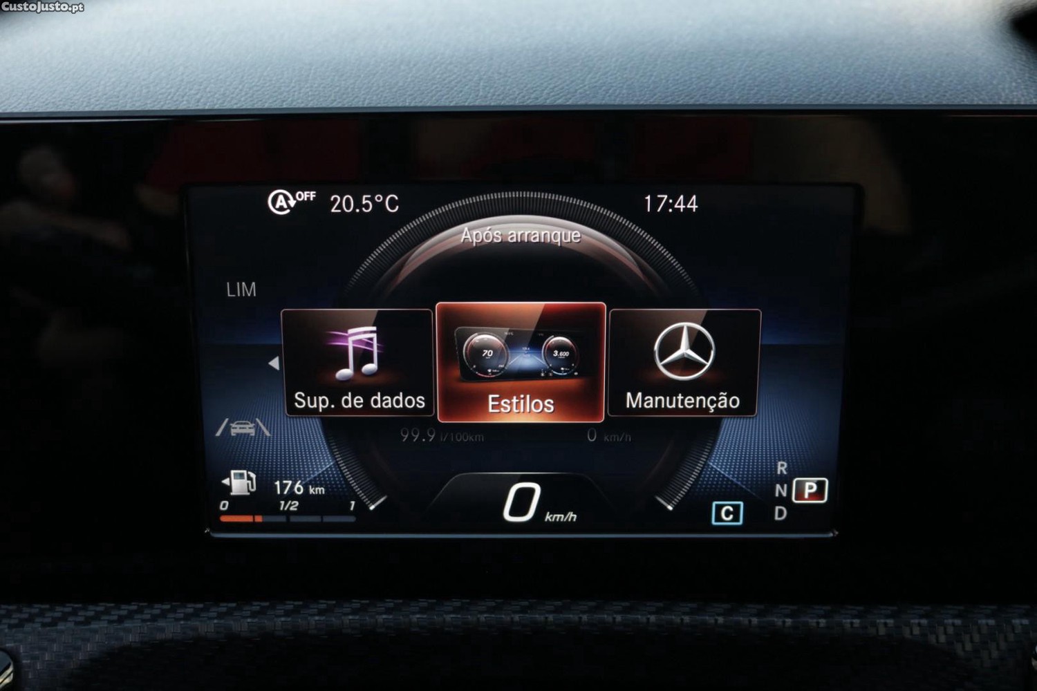 Mercedes-Benz CLA 180 d Coupe Style Auto — fotografia 13