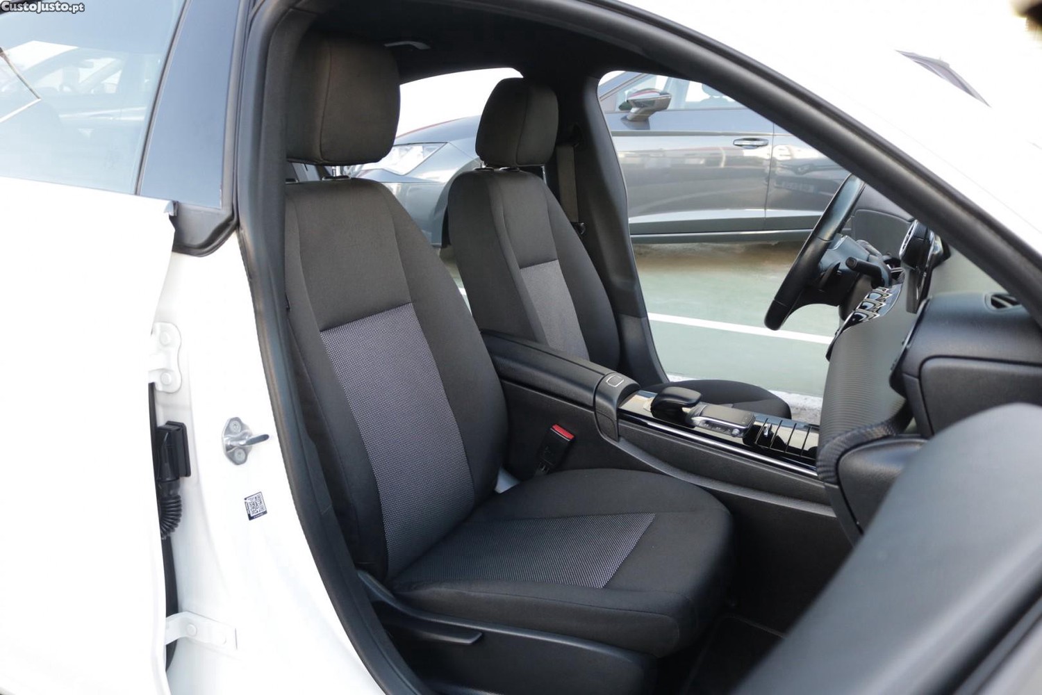 Mercedes-Benz CLA 180 d Coupe Style Auto — fotografia 40