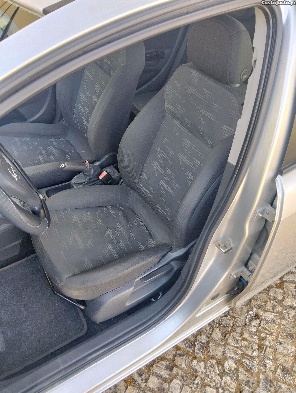 Opel Corsa Automático 1.2 - 11 — photo 5