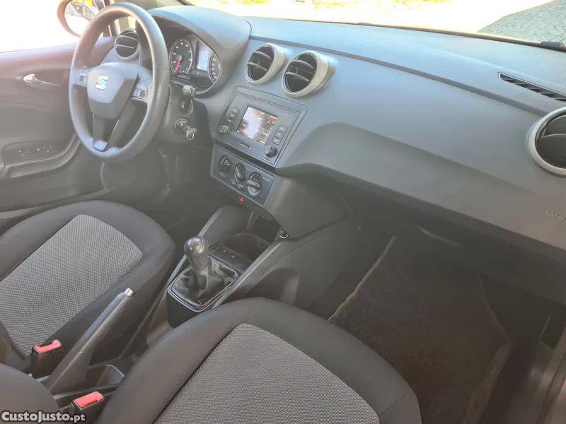 SEAT Ibiza 1.0 reference — fotografia 8