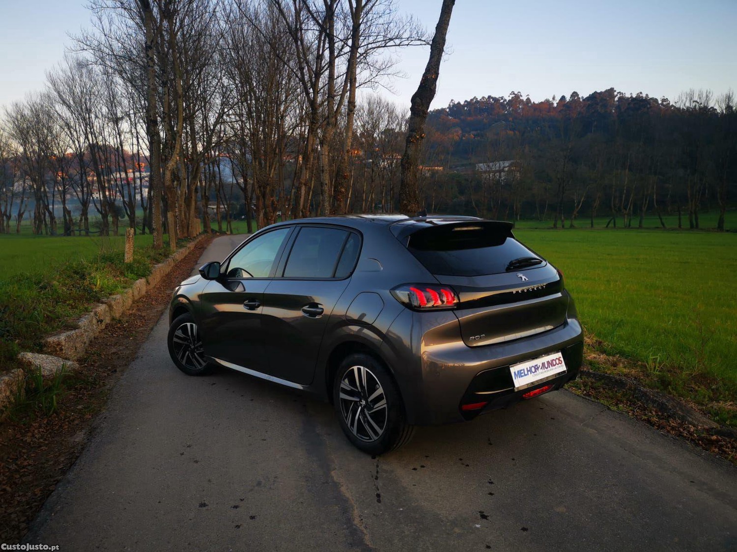 Peugeot 208 1.5 BlueHDi Allure — fotografia 9