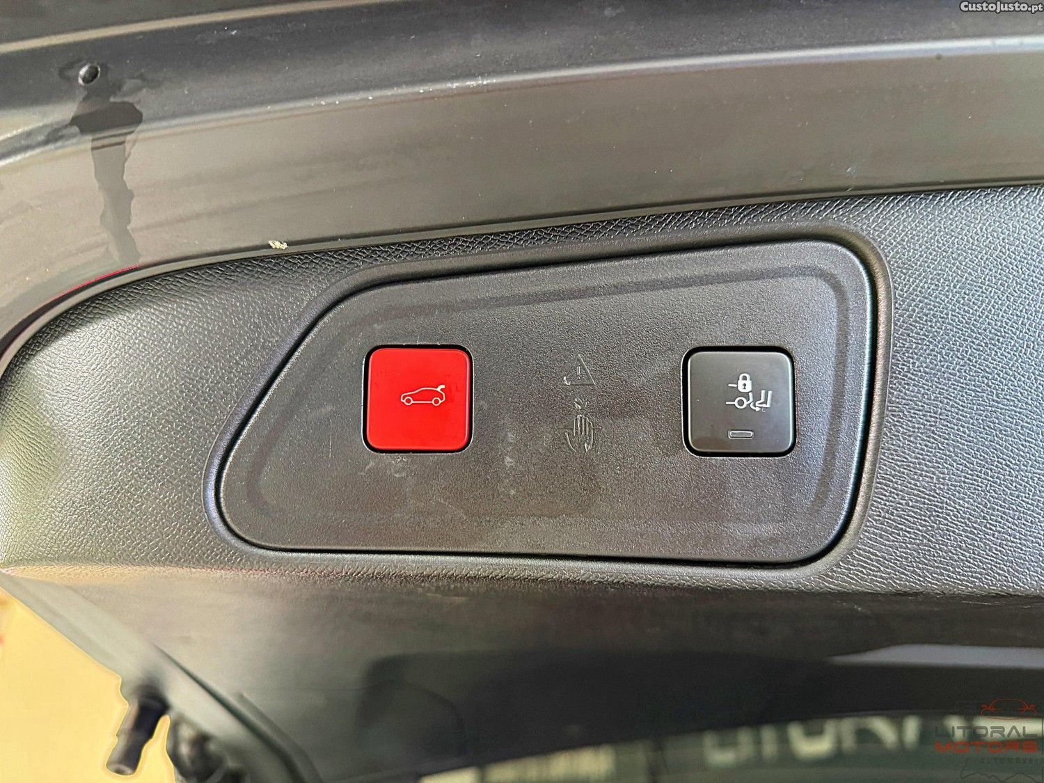 Peugeot 3008 1.2 PureTech Allure Pack EAT8 — fotografia 15