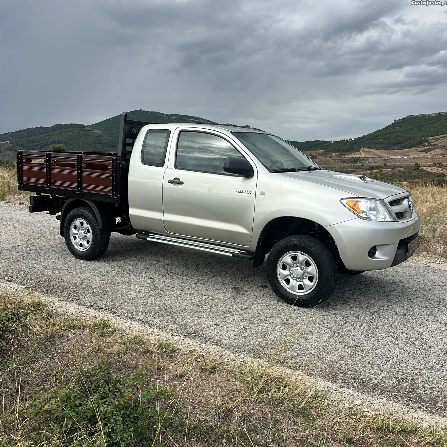 Toyota Hilux 2.5 D-4D 120 CV 4x4 4LUGARES - 07 — photo 3